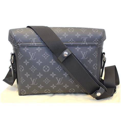 louis vuitton messenger bag black